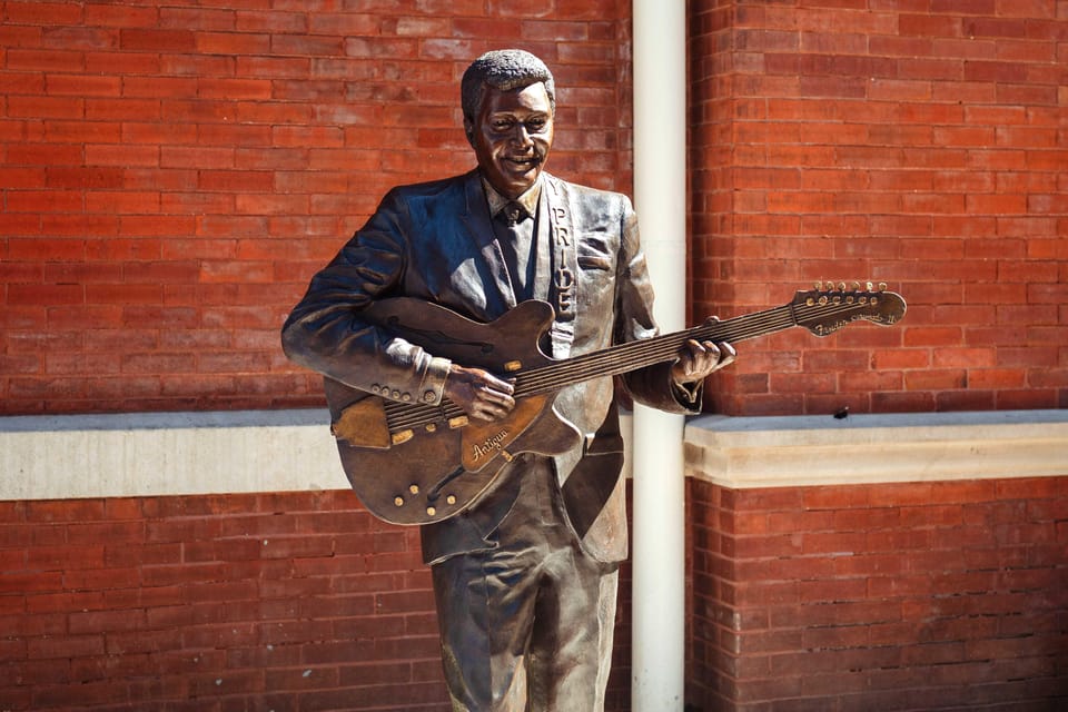 Rhinestone Roots: Nashvilles Country Music History Tour - Tour Requirements