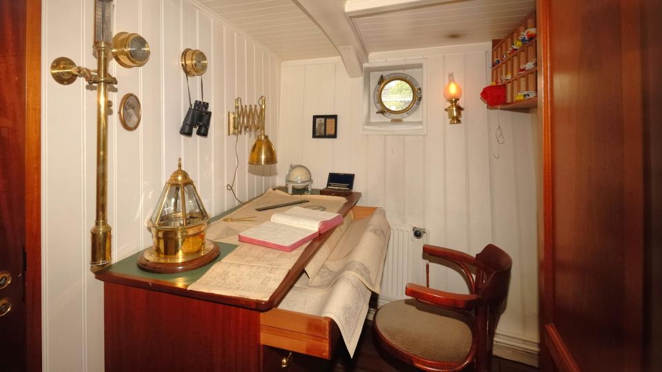 Rickmer Rickmers Museum Guided Tour With Transfers - Flexibility and Cancellation Policy