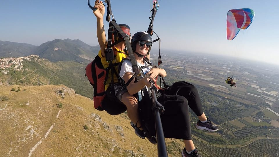 Rome: 1 Hour Private Couple Paragliding Love Fligth - Unique Features