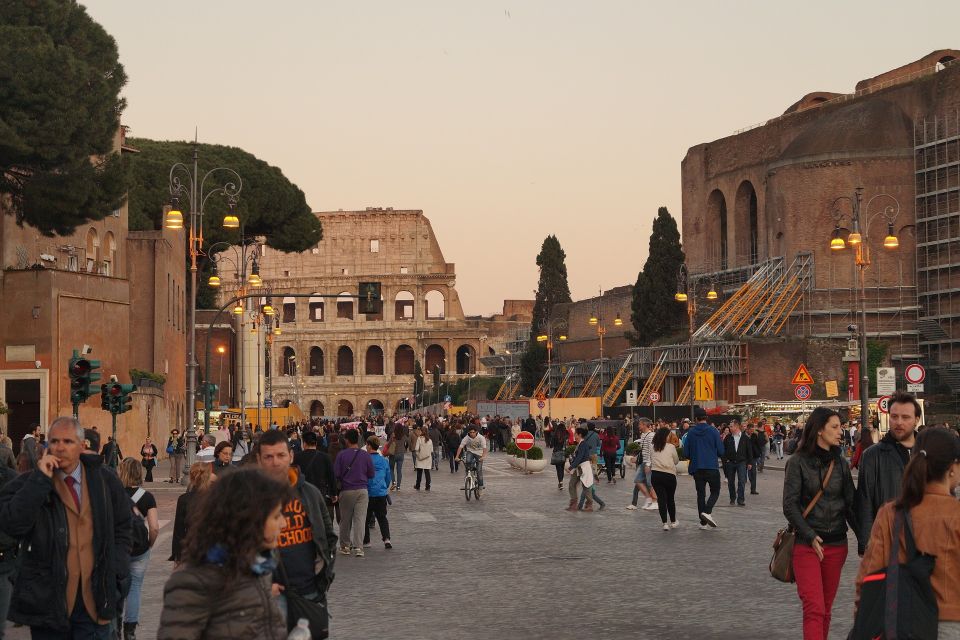 Rome: Colosseum, Roman Forum & Trajans Market Exterior Tour - Meeting Information