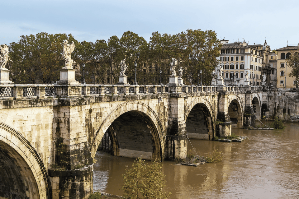 Rome: Self-Guided Walking Tour Rome Through the Ages - Discover Historic Routes