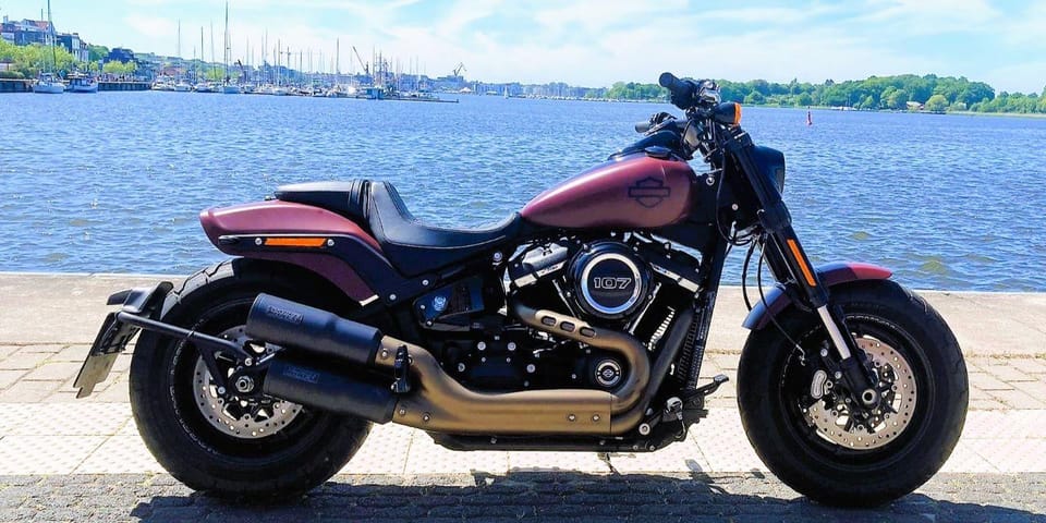 Rostock: Harley-Davidson Softail Fat Bob 107 Rental - Participant Restrictions