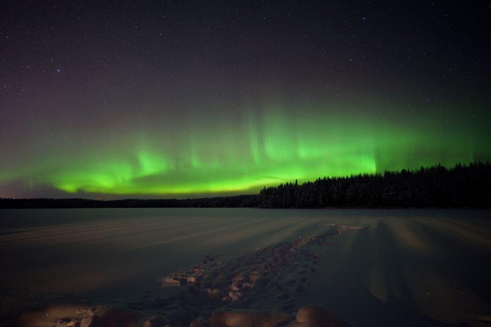 Rovaniemi: Northern Lights Hunting in Lappish Old Cottage - Cozy Cottage Atmosphere