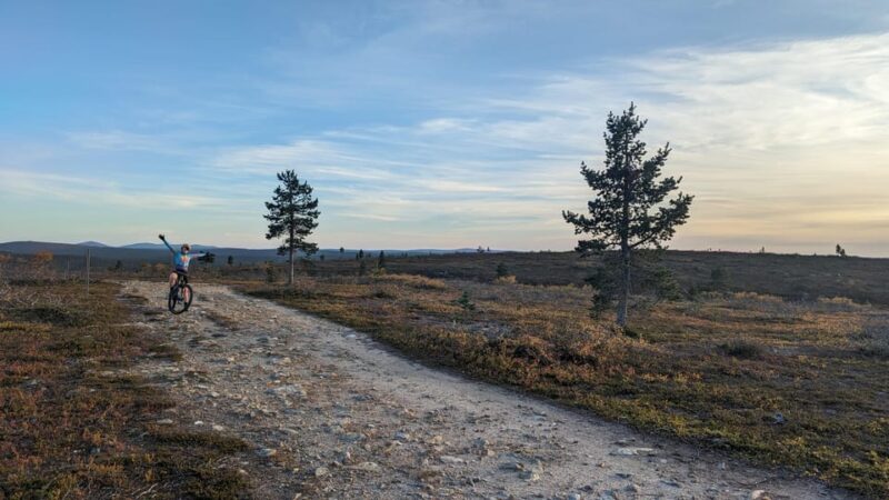 Saariselkä: Flow Trails and Rock Gardens Mountain Bike Tour - Booking Process