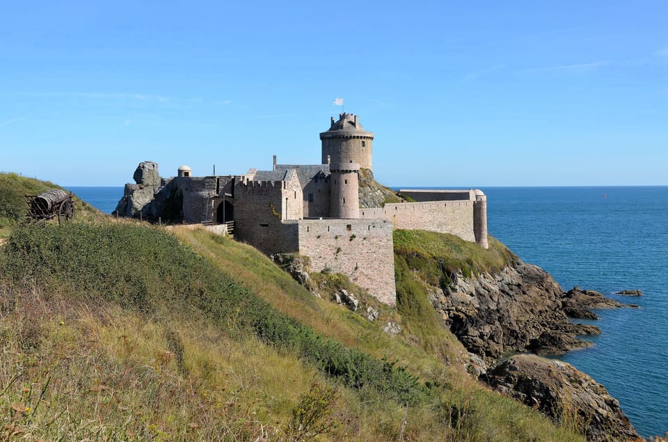 Saint-Malo & Dinard- Day Trip With Luxury Minivan From Paris - Transportation and Logistics