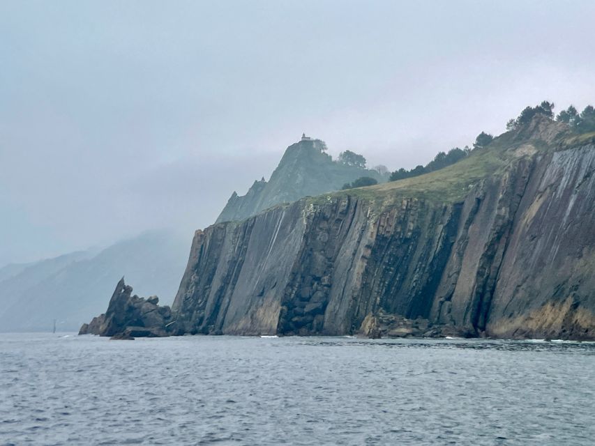 San Sebastian: 2 Bays Evening or Sunset Boat Tour With Cava - Guides and Customer Experience