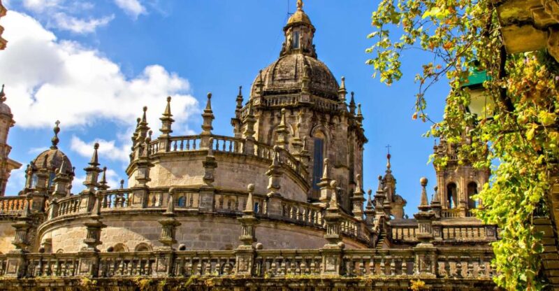 Santiago De Compostela Private 10- Hours Tour From Oporto - Private Group Experience