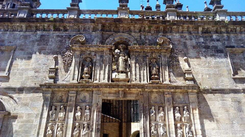 Santiago De Compostela Private Guided Tour - Meeting Point and Accessibility