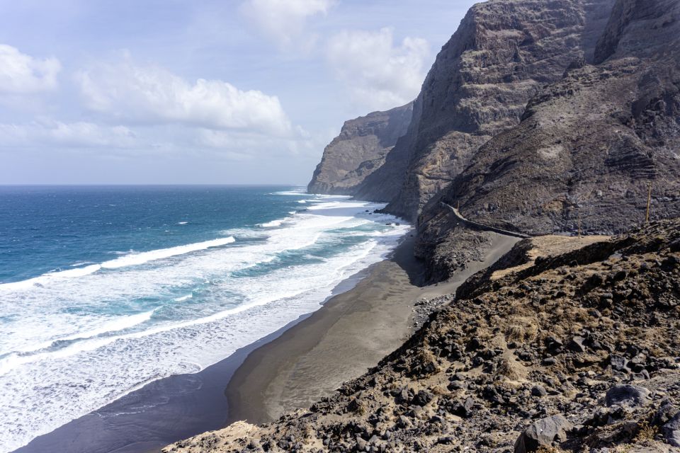 Santo Antão: Ponta Do Sol & Fontainhas Guided Trip With Hike - Hiking Through Corvo and Formiguinhas