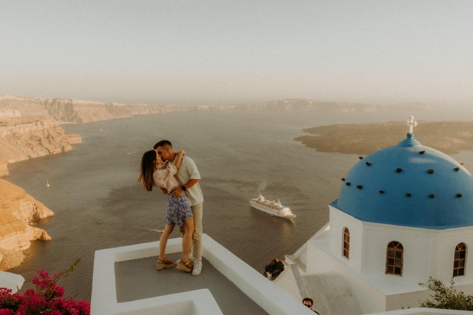 Santorini Photo Shoot and Tour at Unique Spots With a Local - Important Recommendations