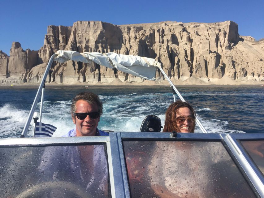 Santorini: Rent a Speedboat License Free - Amenities on Board