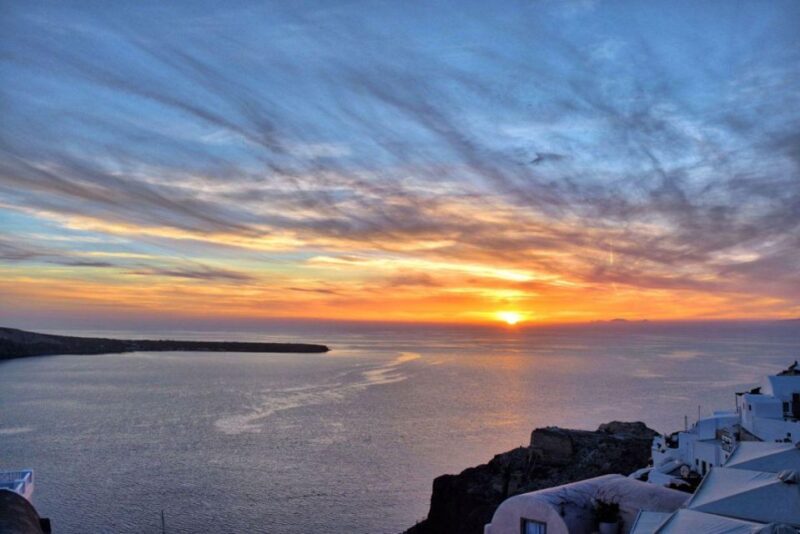 Santorini: Roundtrip Transfer To Oia - Highlights of the Oia Experience