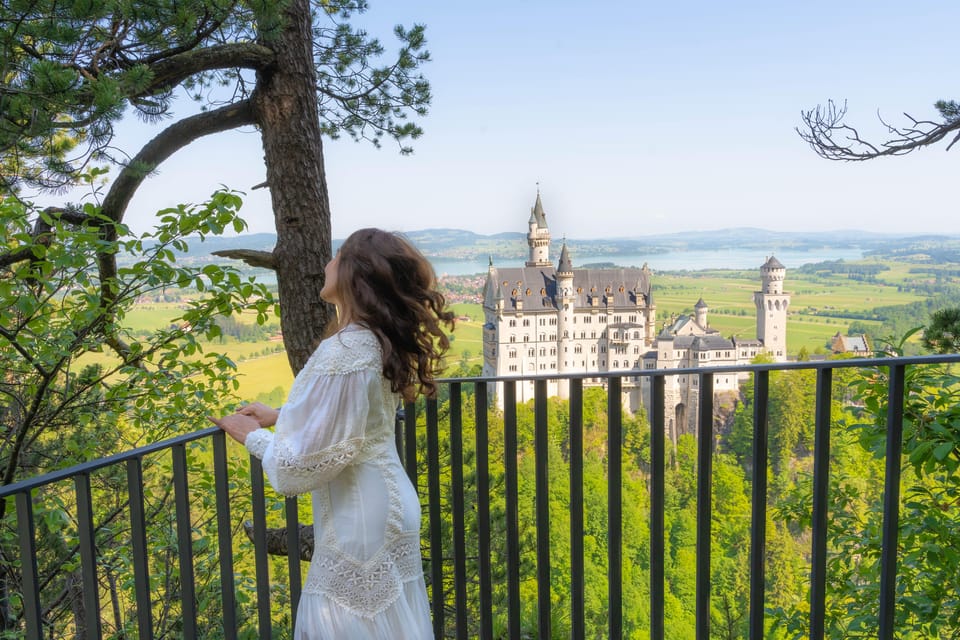 Schwangau: Private Photoshoot at Neuschwanstein Castle - Image Delivery