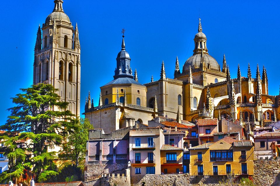 Segovia - Old Town Tour Including Castle Visit - Meeting Point and Important Information