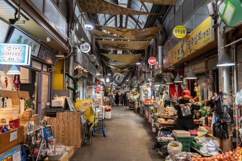 Seoul: Gyeongbokgung Palace Tour & Lunch at Authentic Market - Itinerary Highlights