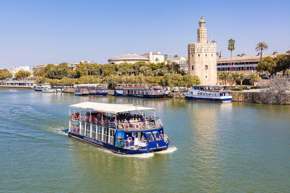 Sevilla: Hop-On Hop-Off & Walking Tours, Cruise & Flamenco - Santa Cruz Quarter Tour