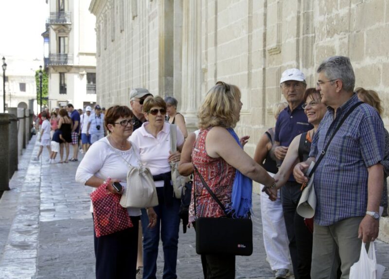 Seville: Cathedral 1-Hour Guided Tour - Meeting Point and Important Information