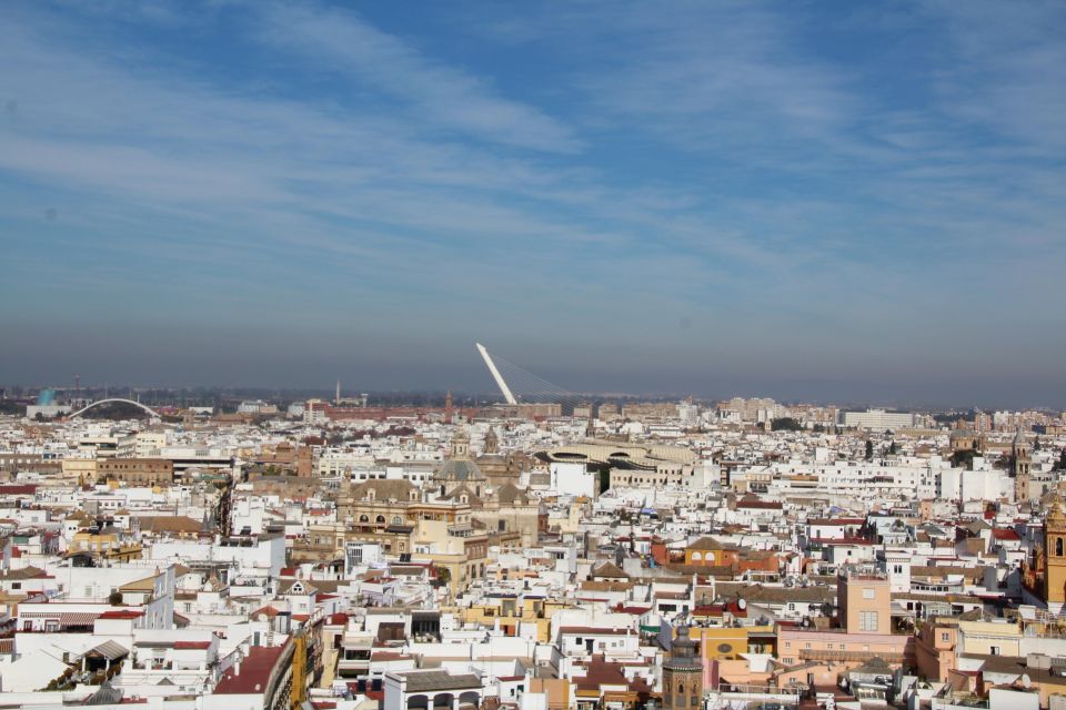 Seville: Cathedral and Giralda Skip-the-line Guided Tour - Largest Gothic Cathedral