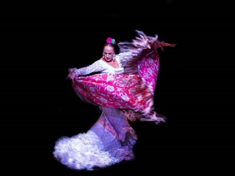 Seville: Tapas Dinner and Flamenco Show - Meeting Point