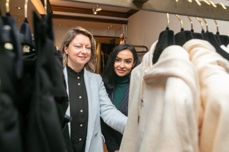 Shopping in Venice With a Personal Stylist - Inclusions of the Service