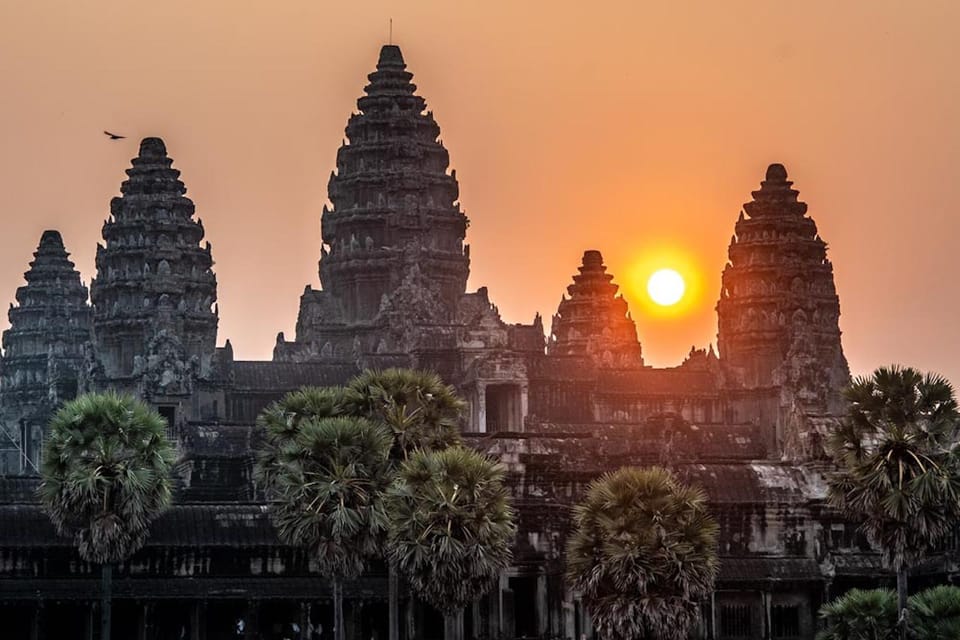 Siem Reap & Battambang: 8 Day Cambodian Wildlife Adventure - Meals Included