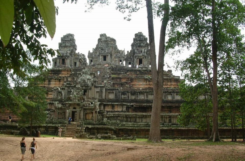 Siem Reap Tuktuk Tour With Sunrise at Angkor Complex - Important Dress Code