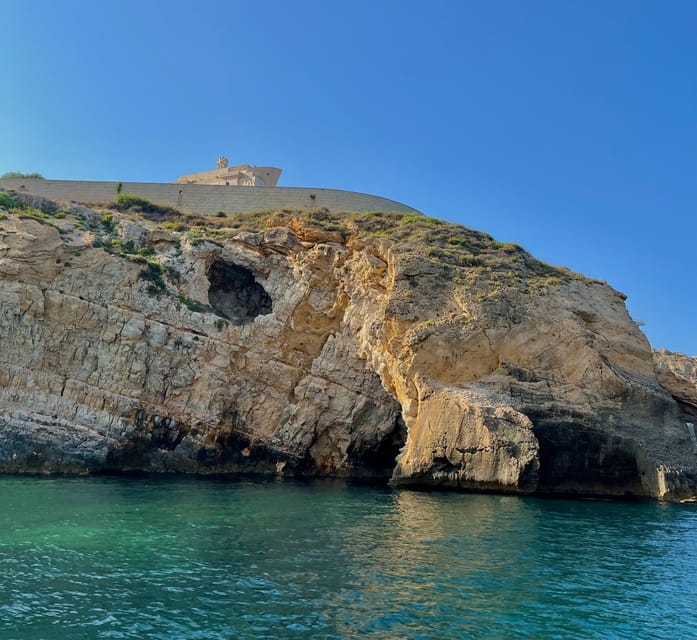 Siracusa : Island of Ortigia and the Sea Caves With Prosecco - Onboard Amenities