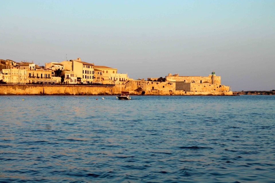 Siracusa: Ortygia Island Boat Tour With Grotto Visit - Inclusions and Amenities