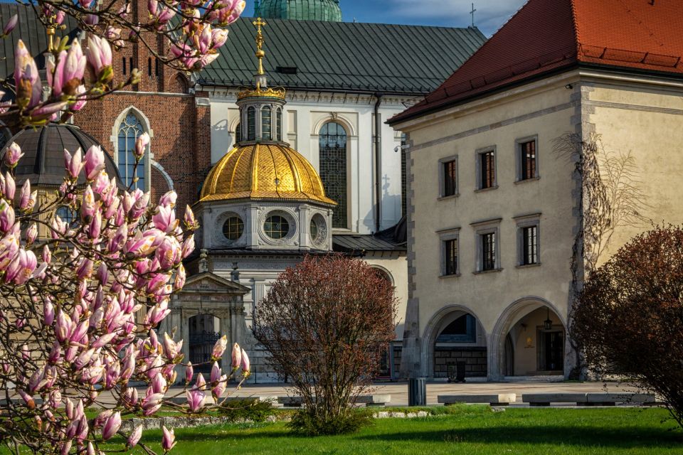 Skip-the-line Wawel Cathedral in Krakow Private Tour - Crown Treasury Features