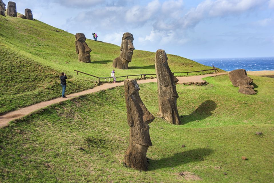 Small Group (8 PAX) / Cruise Ships Tours at Easter Island - Ideal Packing List