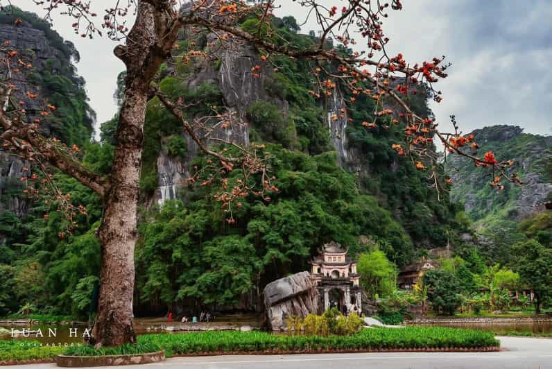 Small Group of 9 Guided Tour: Trang An, Mua Cave, Bich Dong - What to Bring and Important Notes