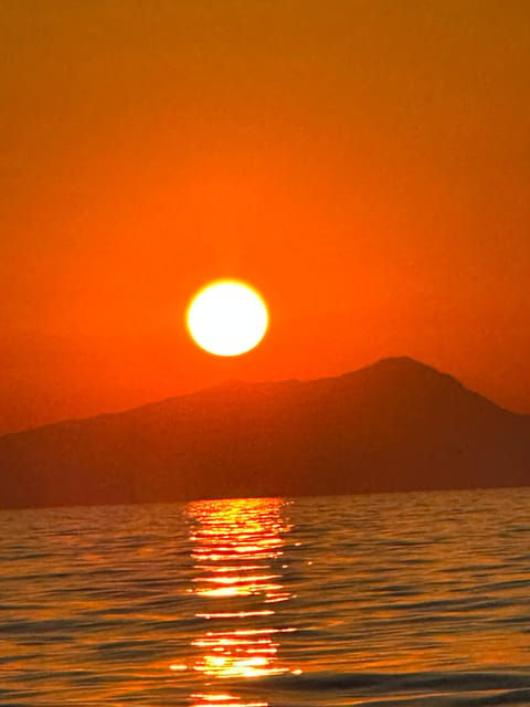 Sorrento Sunset Experience - On-board Amenities