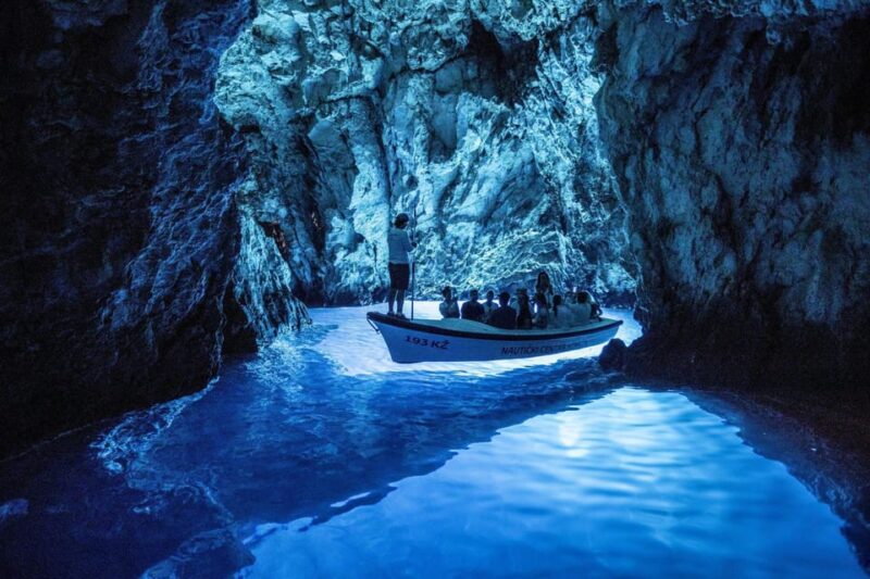 Split: Blue Cave, Hvar & 5 Islands PRIVATE Tour by Speedboat - Participant Guidelines