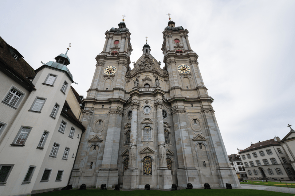 St.Gallen: First Discovery Walk and Reading Walking Tour - Using the Navigation App