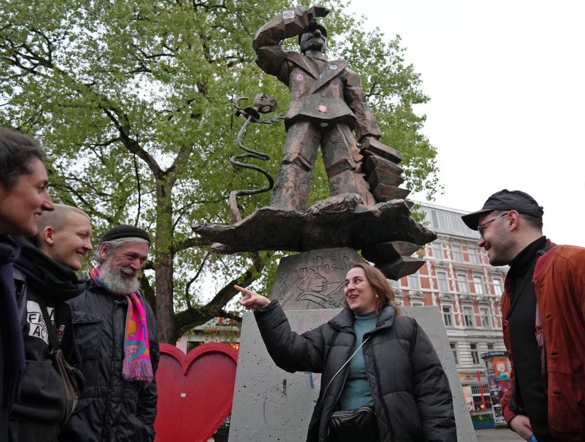 St. Pauli Kieztour - Reeperbahn in the Middle - Navigating the Reeperbahn