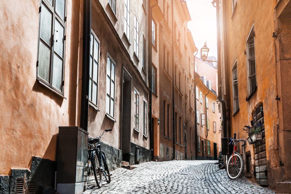 Stockholm: Old Town Guided Historical Walking Tour - Weather and Dress Considerations