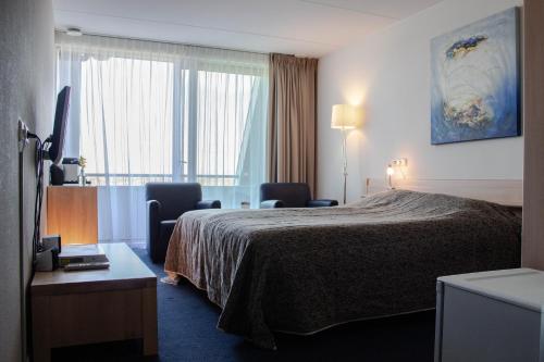 Strandhotel Buren Aan Zee - Activities and Services