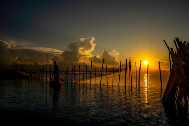 Sunrise Floating Market on Tam Giang Lagoon - Included Amenities