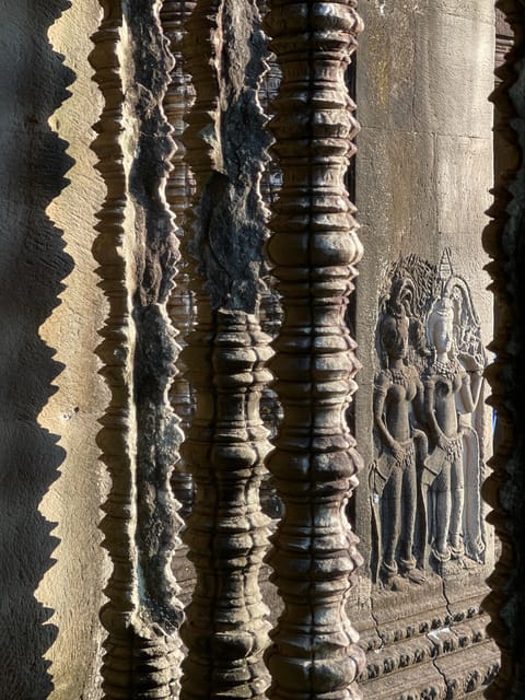 Sunrise Guided Tour of Major Angkor Temples and Banteay Srei - Important Information