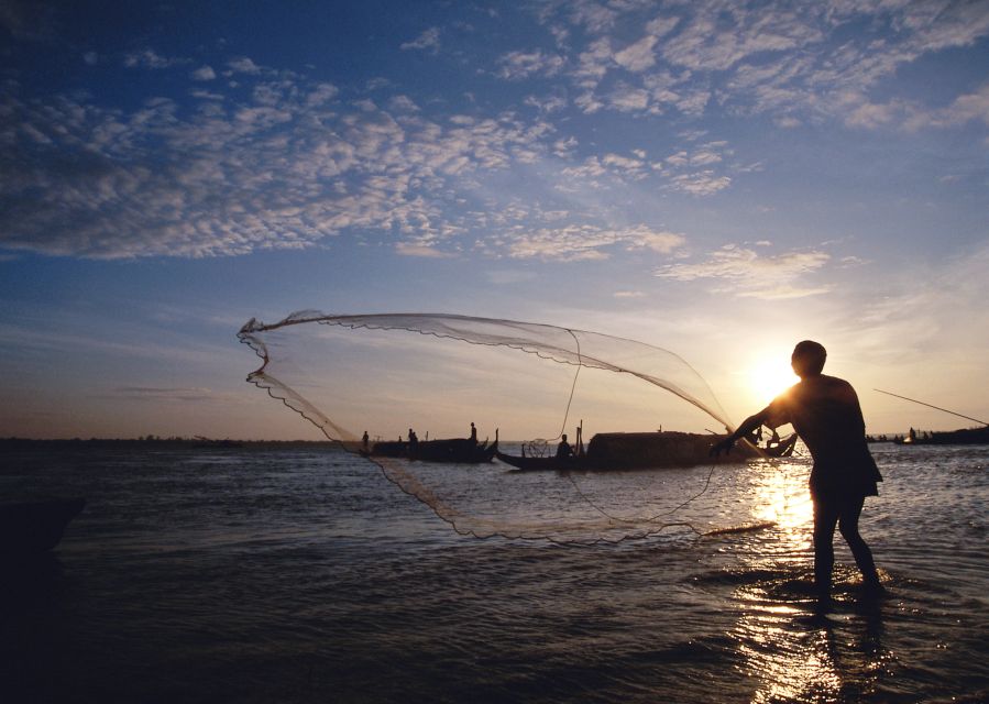 Sunset Dinner Tour: Tonle Sap Lake Floating Village - Inclusions