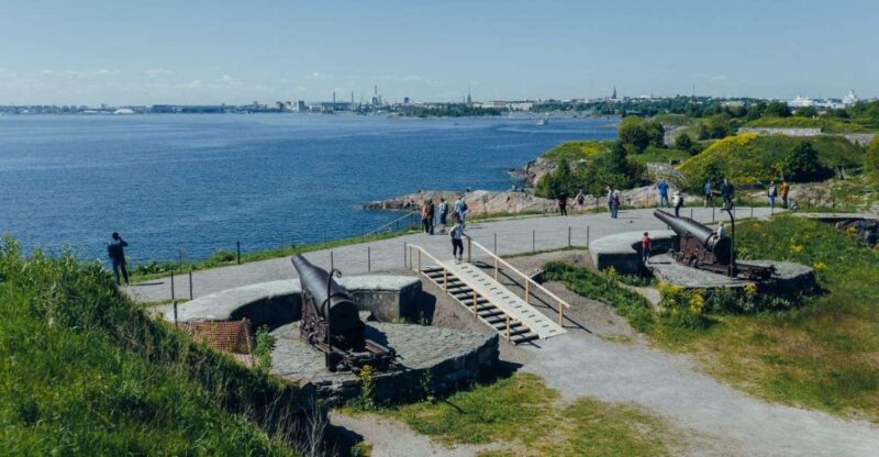 Suomenlinna: Private Tour With an Authorized Guide - Customer Feedback Highlights