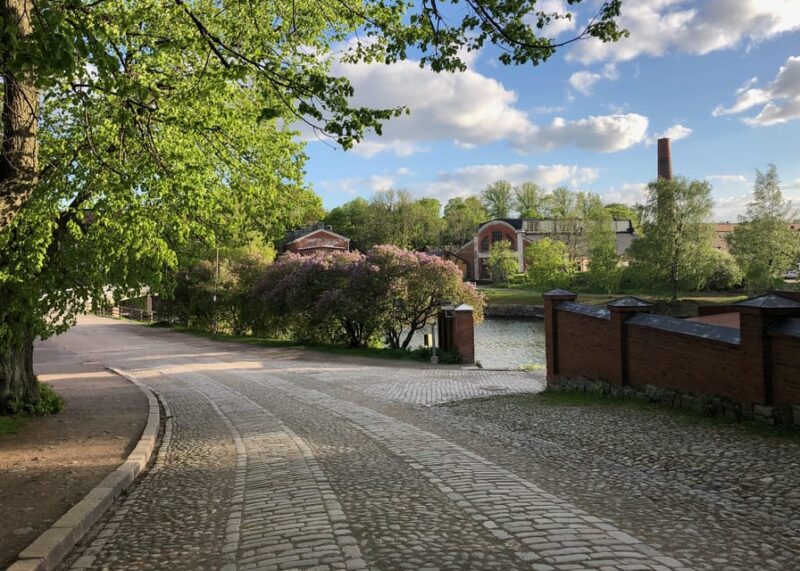 Suomenlinna Tour in French With Doro - Participant Requirements
