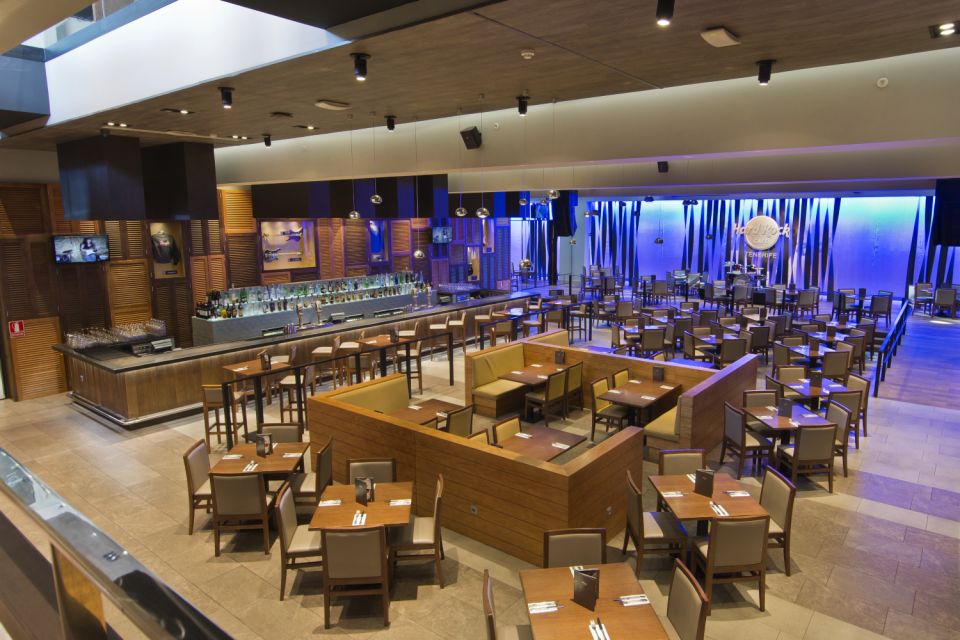 Tenerife: Hard Rock Cafe Set Menu Lunch or Dinner & Drink - Atmosphere and Features