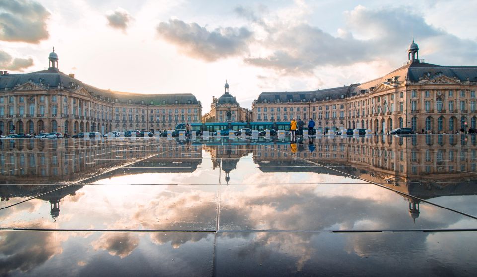 The Essential in Bordeaux, Private Tour With a Local - Discover Bordeauxs Monuments