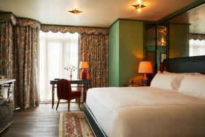 The Fifth Avenue Hotel - Safety, Security, and Parking Options