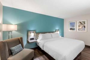 The Harborview, Ascend Hotel Collection - Activities and Attractions Nearby