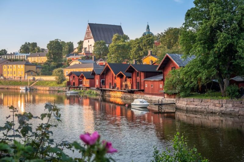 The Highlights of Helsinki and Porvoo Private Tour - Discovering Porvoo