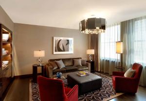 The Joule - Dining Options and Services