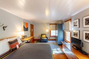 The Outlook Lodge - Policies and Booking Info