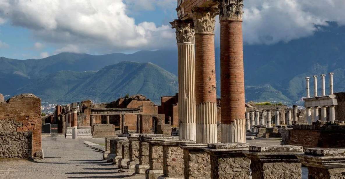 The Rise, Fall, and Rediscovery of Pompeii: An Audio Guide - Unique Artifacts and Features